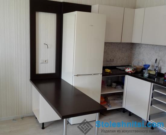 Стол с каменной столешницей для кухни Grandex Стол с каменной столешницей для кухни Grandex
